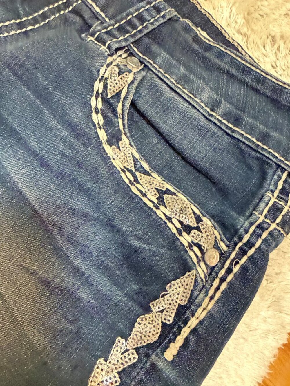 daytrip Virgo Jean Shorts - Picture 2 of 5